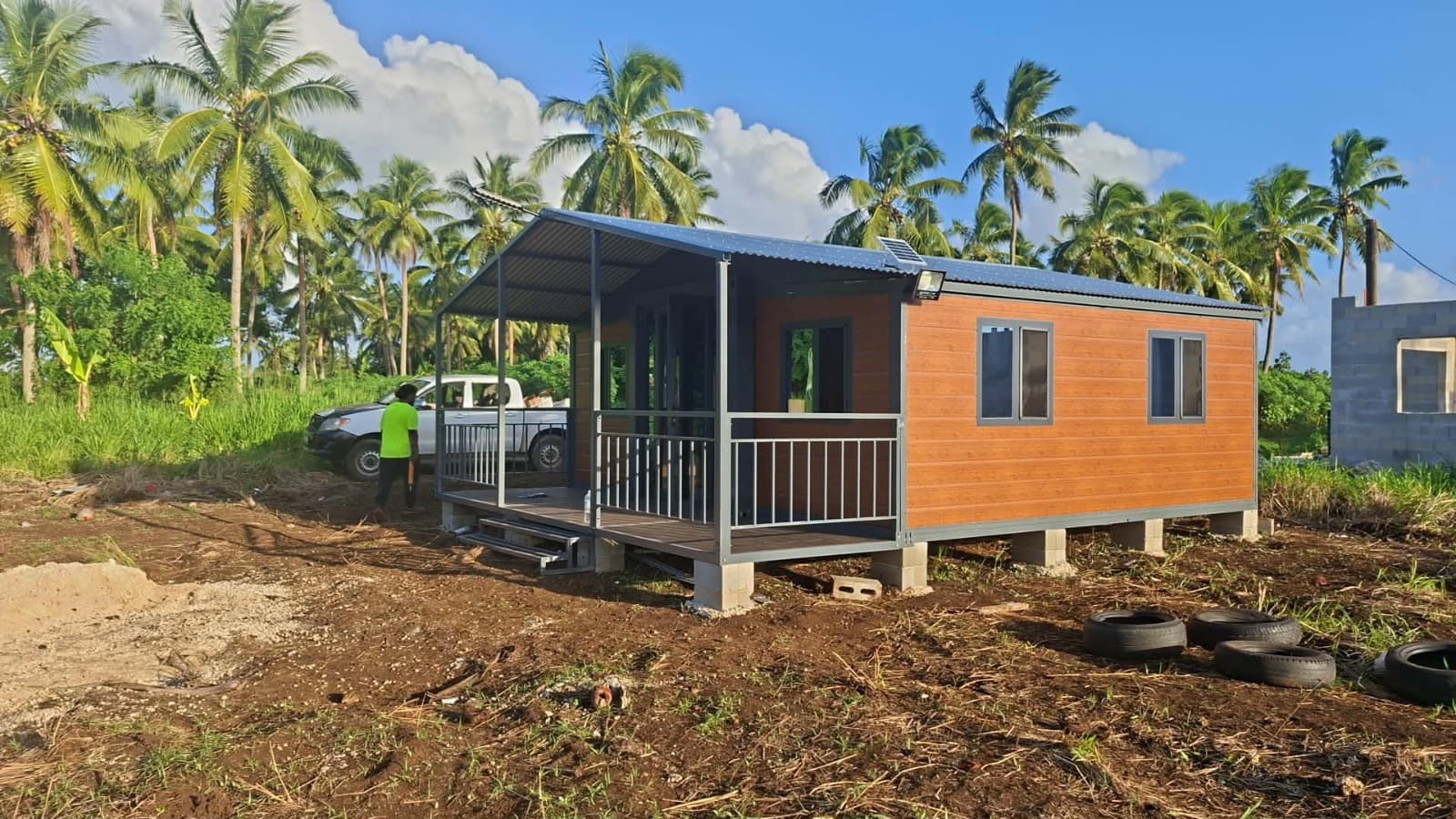 Off-Grid Living with an Expandable Container Home: Solar, Water, and Power Setup